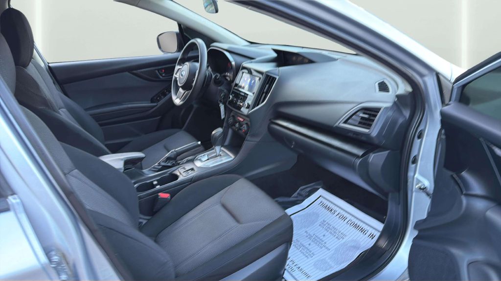 Photo 17 of this SUBARU IMPREZA