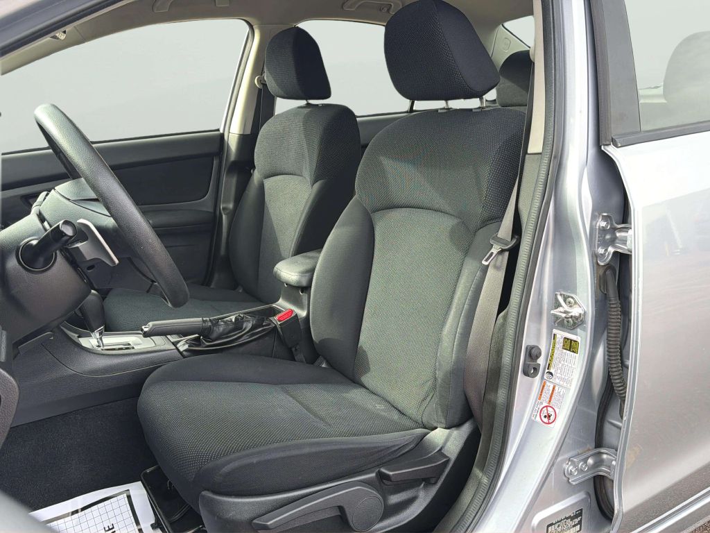 Photo 11 of this SUBARU IMPREZA