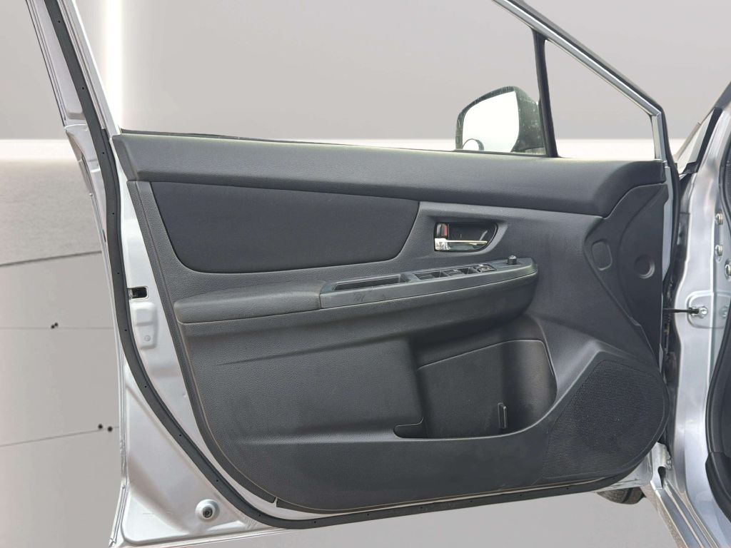 Photo 14 of this SUBARU IMPREZA