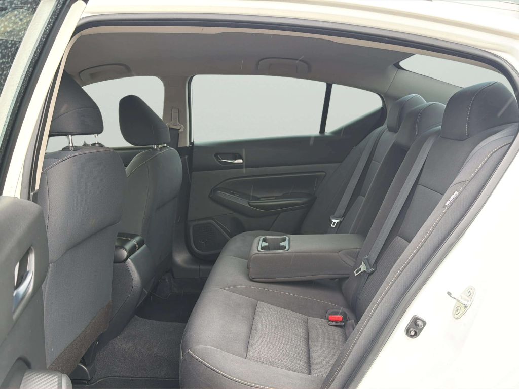 Photo 16 of this NISSAN ALTIMA