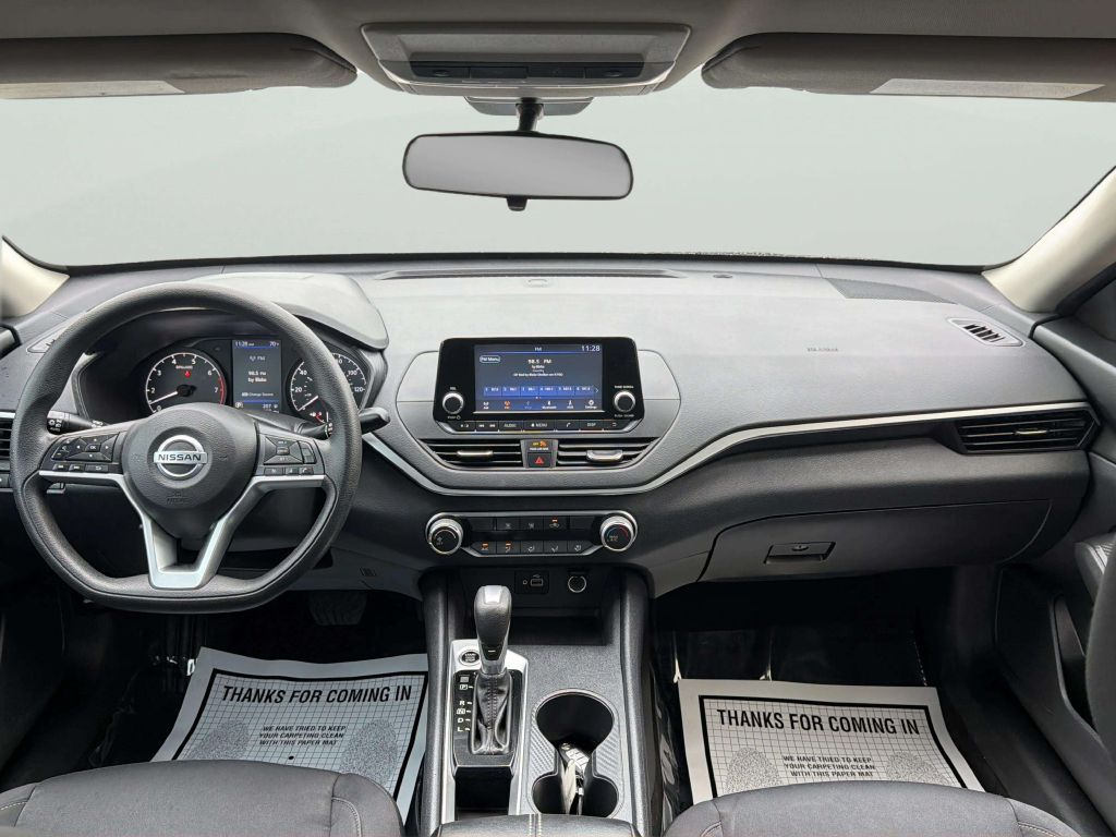 Photo 17 of this NISSAN ALTIMA