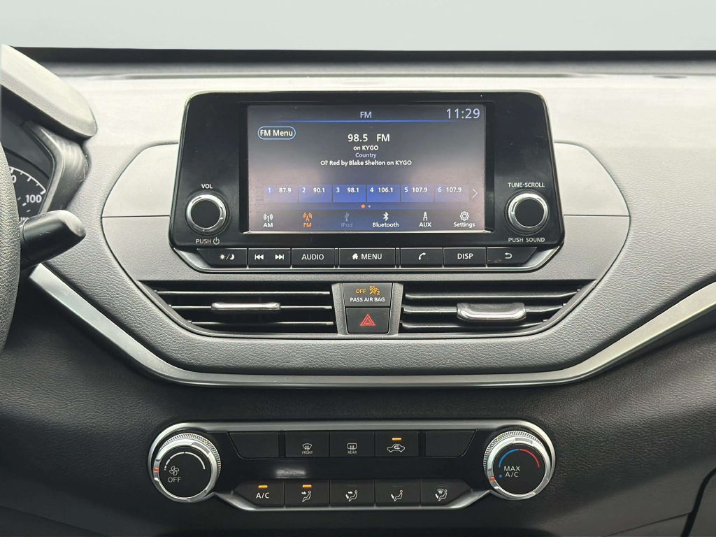 Photo 18 of this NISSAN ALTIMA