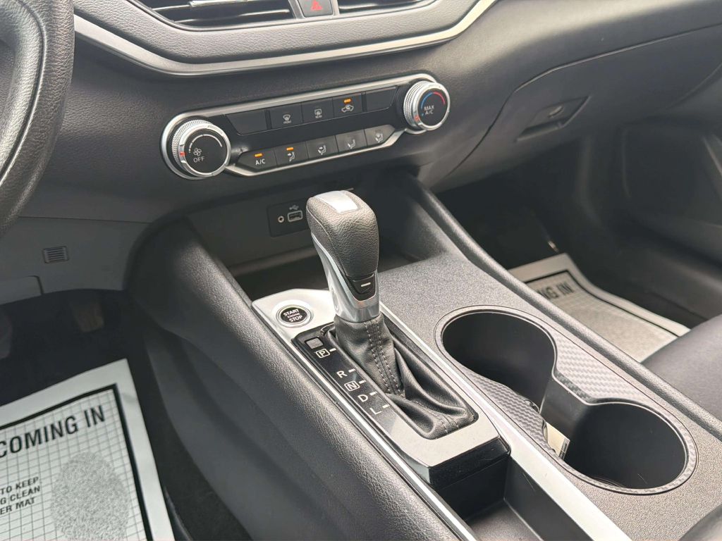 Photo 19 of this NISSAN ALTIMA