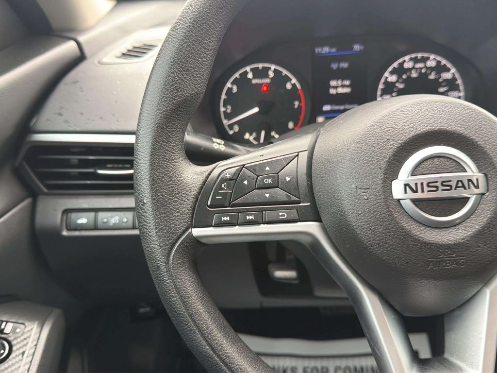 Photo 21 of this NISSAN ALTIMA