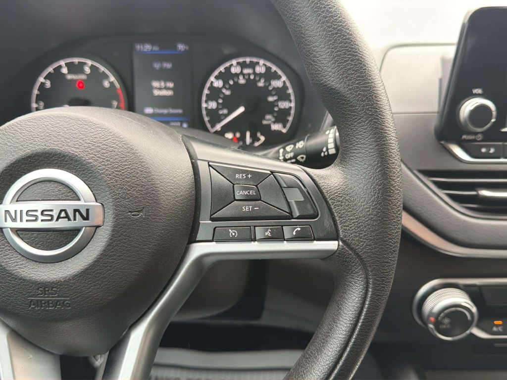 Photo 22 of this NISSAN ALTIMA