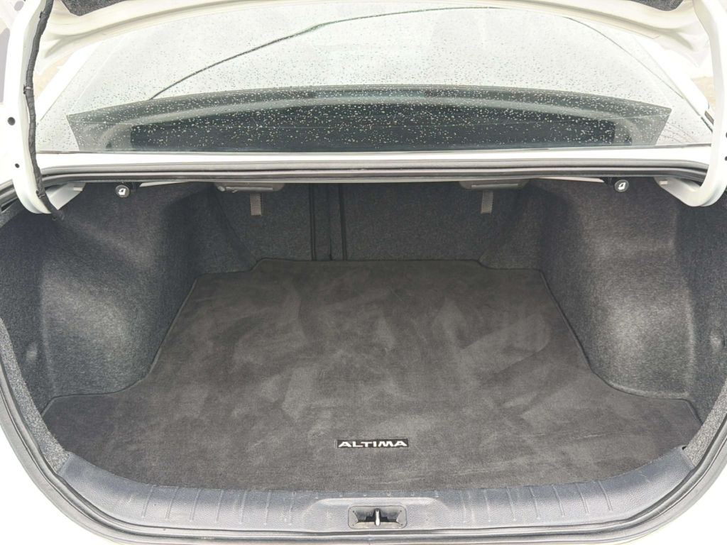 Photo 27 of this NISSAN ALTIMA