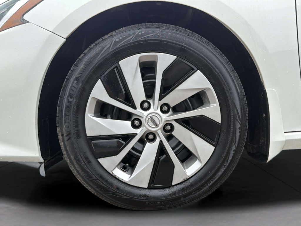 Photo 28 of this NISSAN ALTIMA