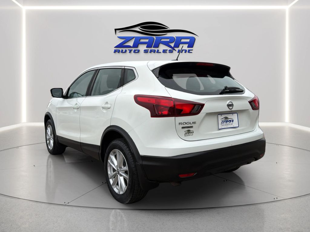 Photo 5 of this NISSAN ROGUE SPORT