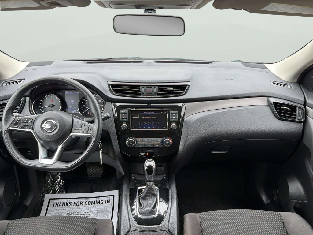 Photo 17 of this NISSAN ROGUE SPORT
