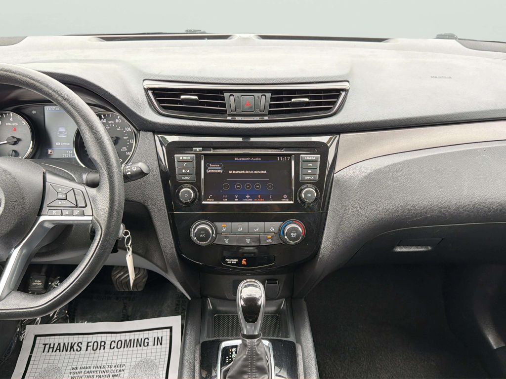 Photo 18 of this NISSAN ROGUE SPORT