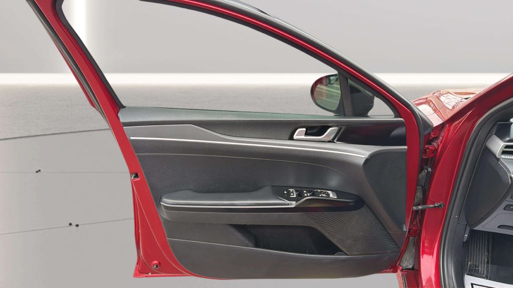 Photo 18 of this KIA K5