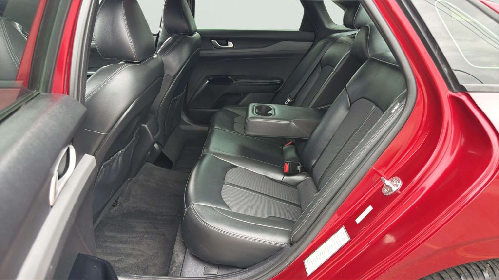 Photo 19 of this KIA K5