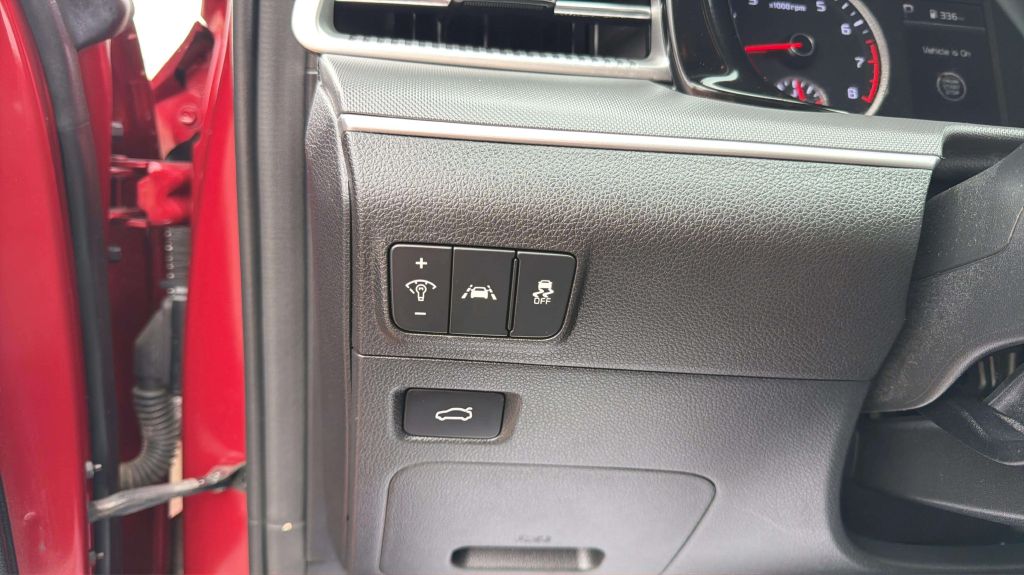 Photo 26 of this KIA K5