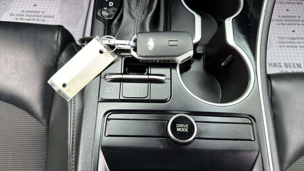 Photo 32 of this KIA K5