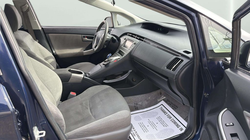 Photo 15 of this TOYOTA PRIUS