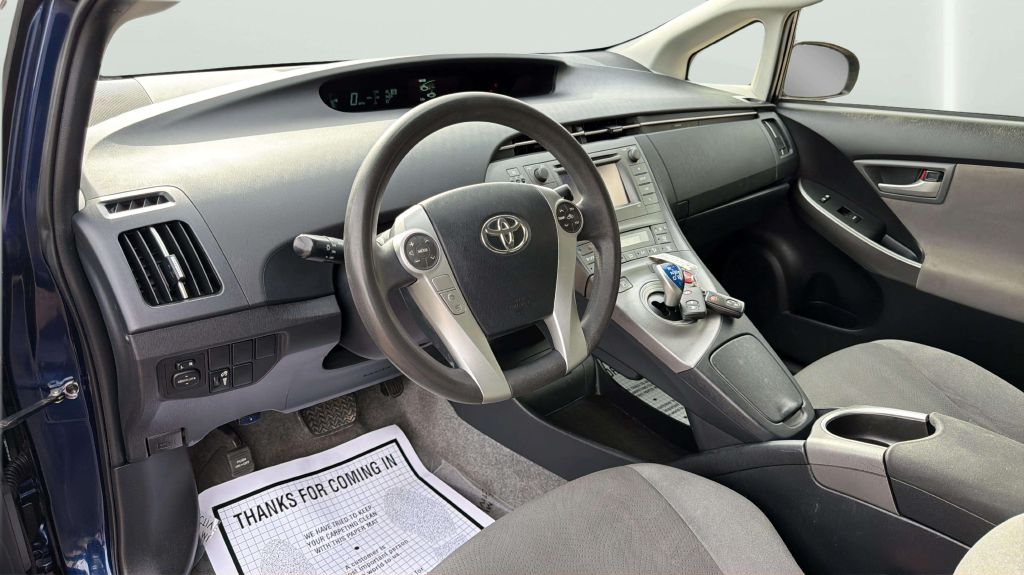 Photo 17 of this TOYOTA PRIUS