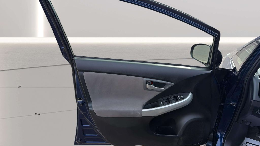 Photo 18 of this TOYOTA PRIUS