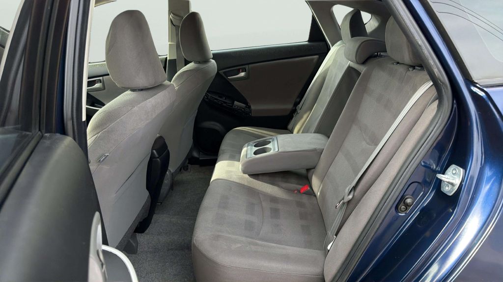 Photo 19 of this TOYOTA PRIUS