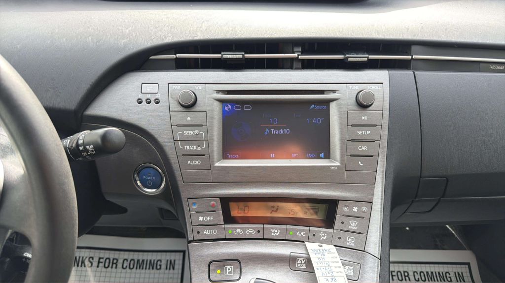 Photo 21 of this TOYOTA PRIUS