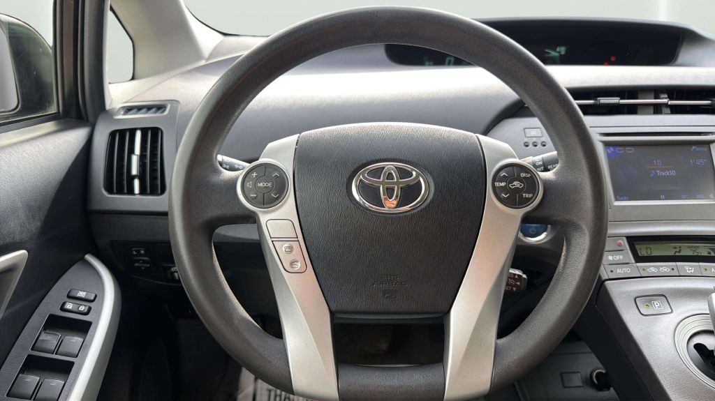 Photo 22 of this TOYOTA PRIUS