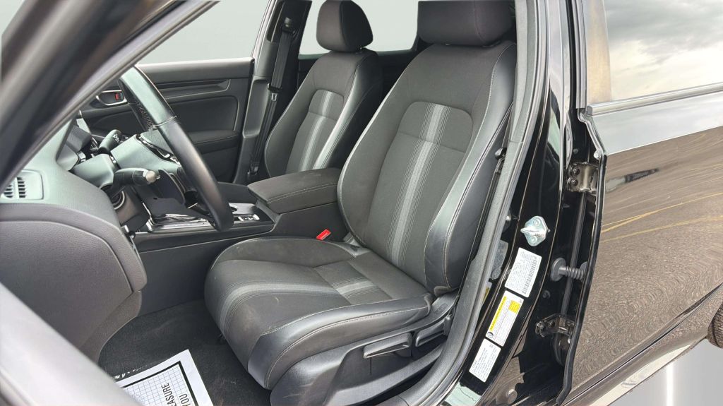 Photo 12 of this HONDA CIVIC