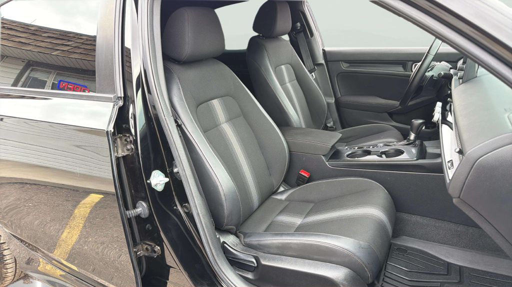 Photo 14 of this HONDA CIVIC