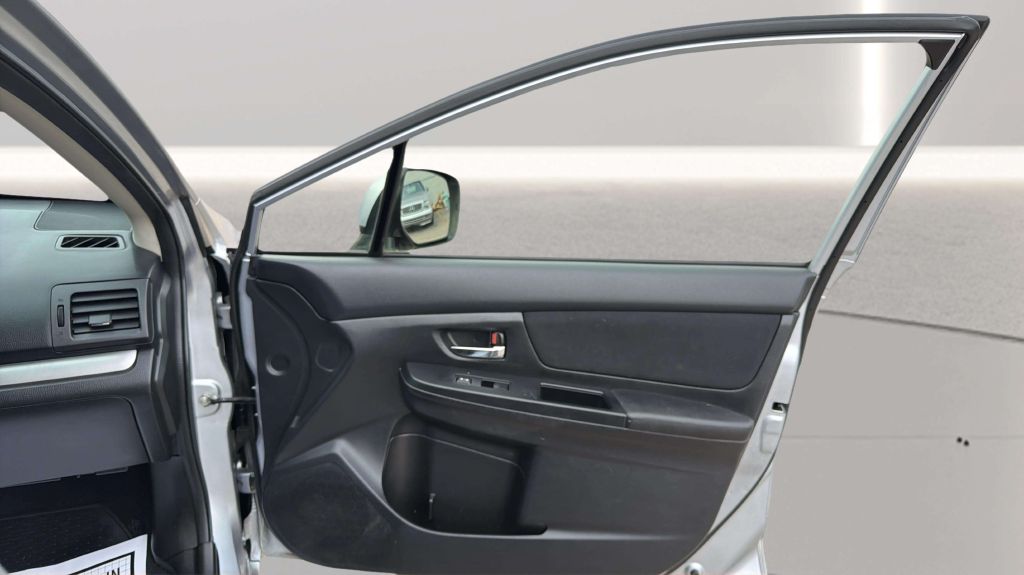 Photo 16 of this SUBARU IMPREZA