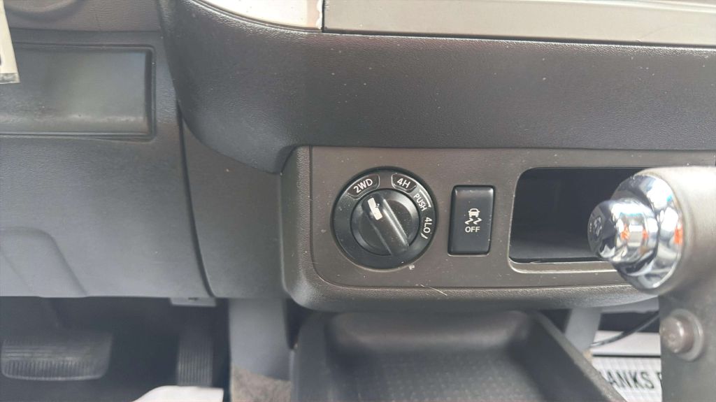 Photo 25 of this NISSAN XTERRA