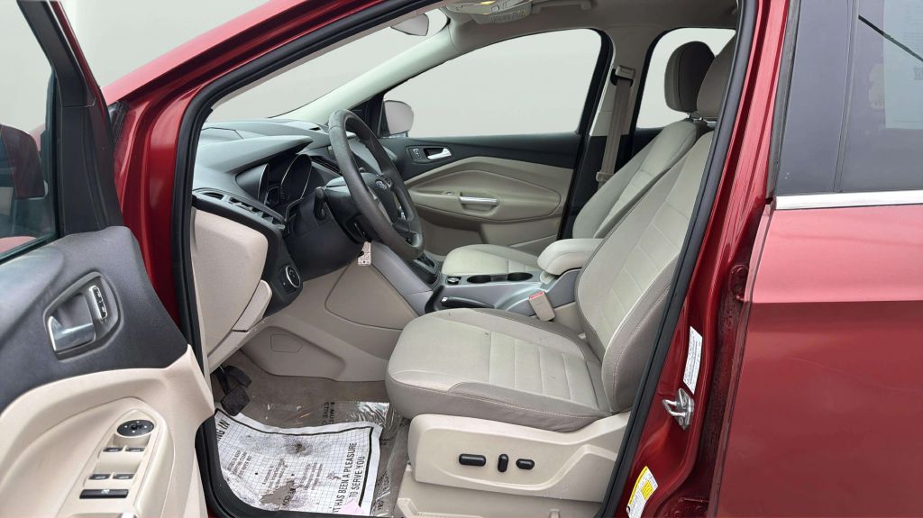 Photo 11 of this FORD ESCAPE