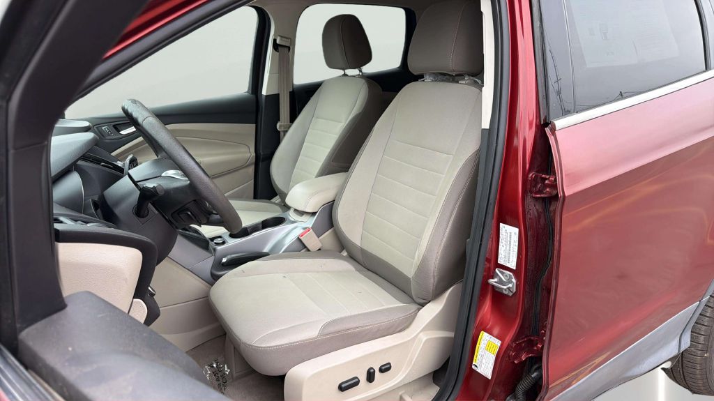 Photo 12 of this FORD ESCAPE