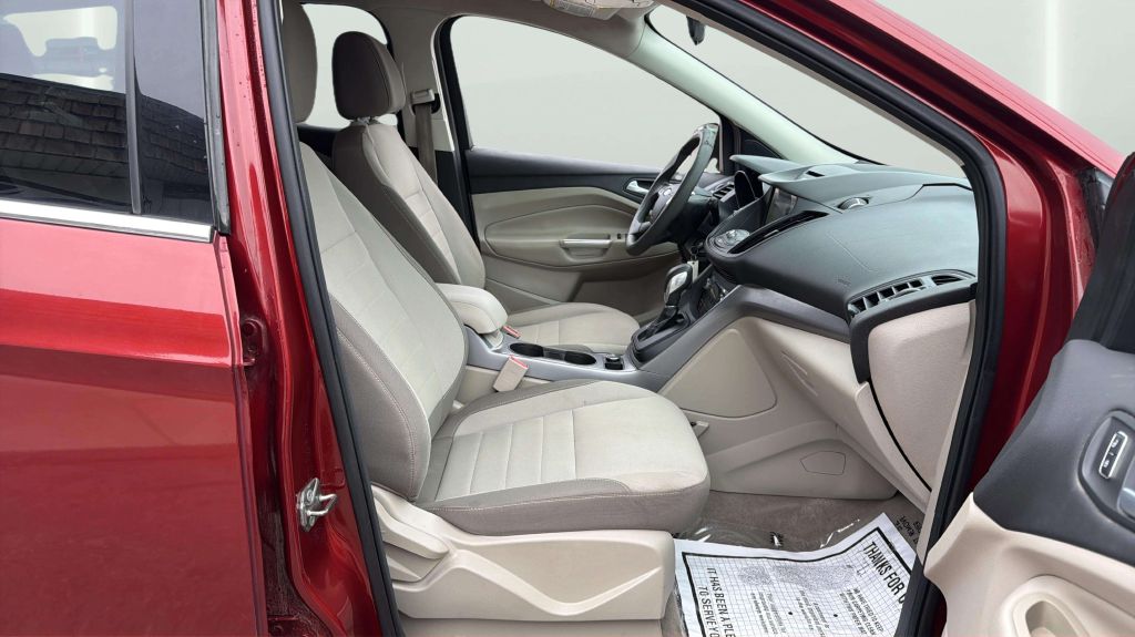 Photo 13 of this FORD ESCAPE