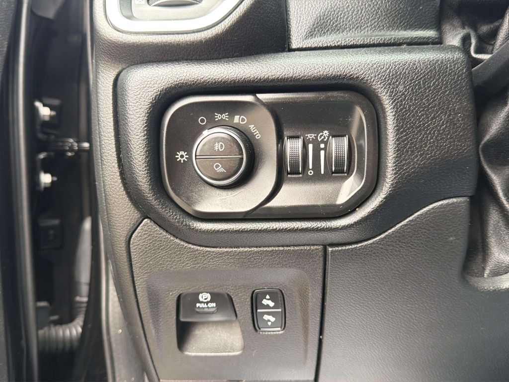 Photo 35 of this RAM 1500