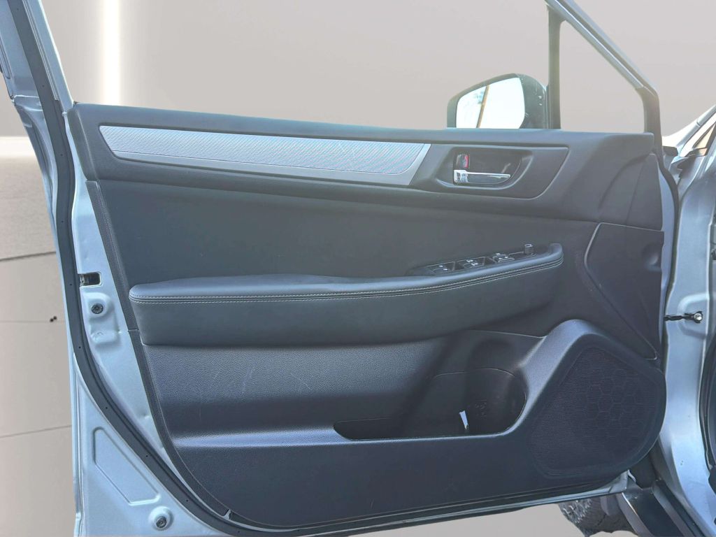 Photo 14 of this SUBARU OUTBACK