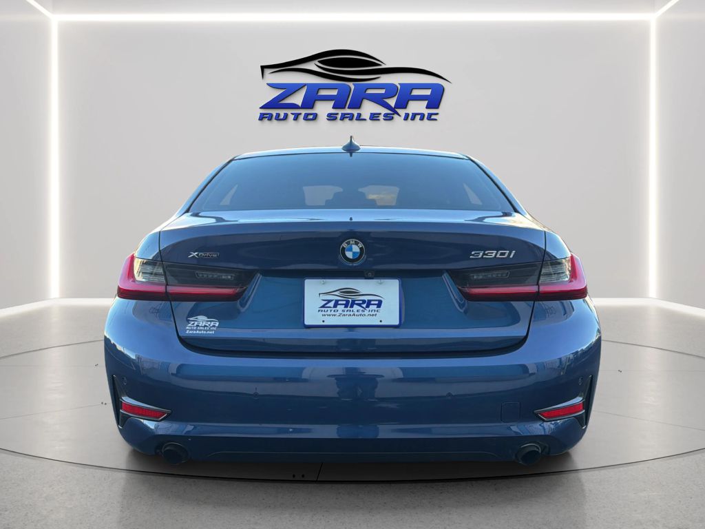 Photo 6 of this BMW 3 SERIES