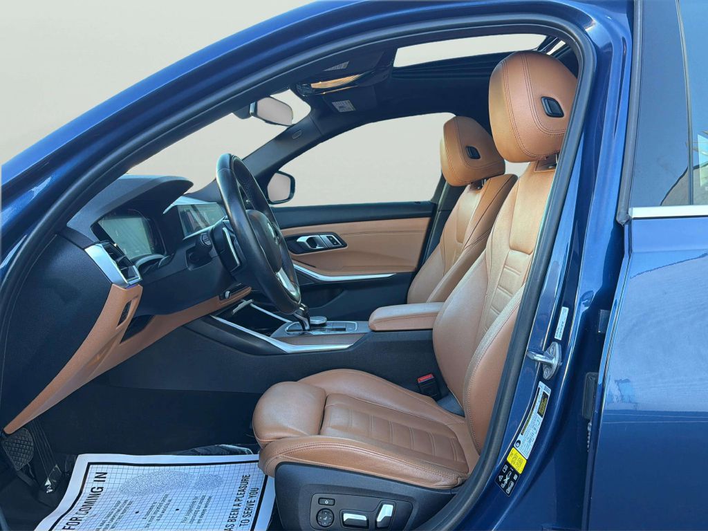 Photo 10 of this BMW 3 SERIES