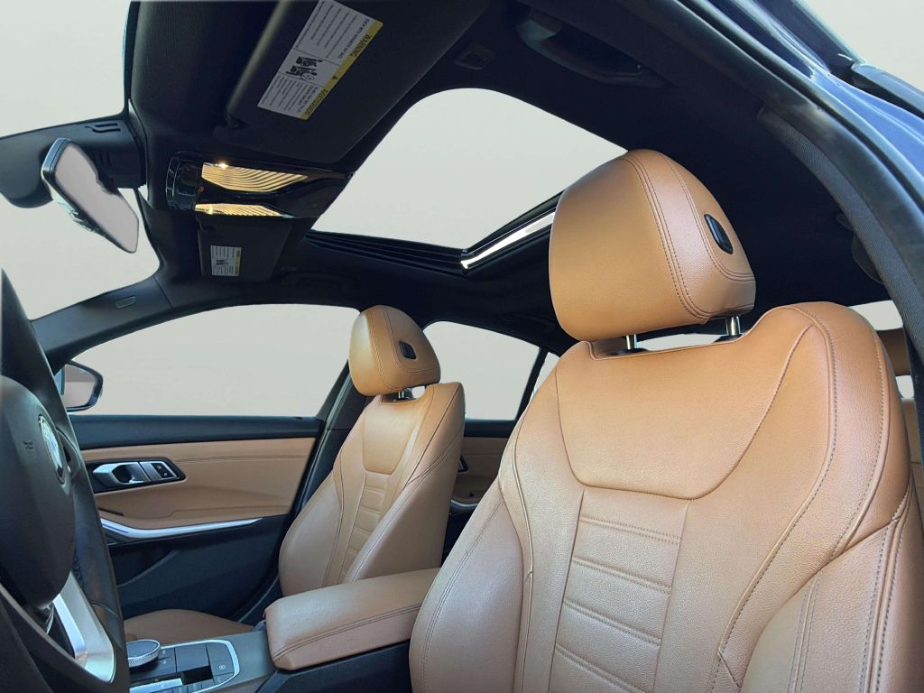 Photo 14 of this BMW 3 SERIES