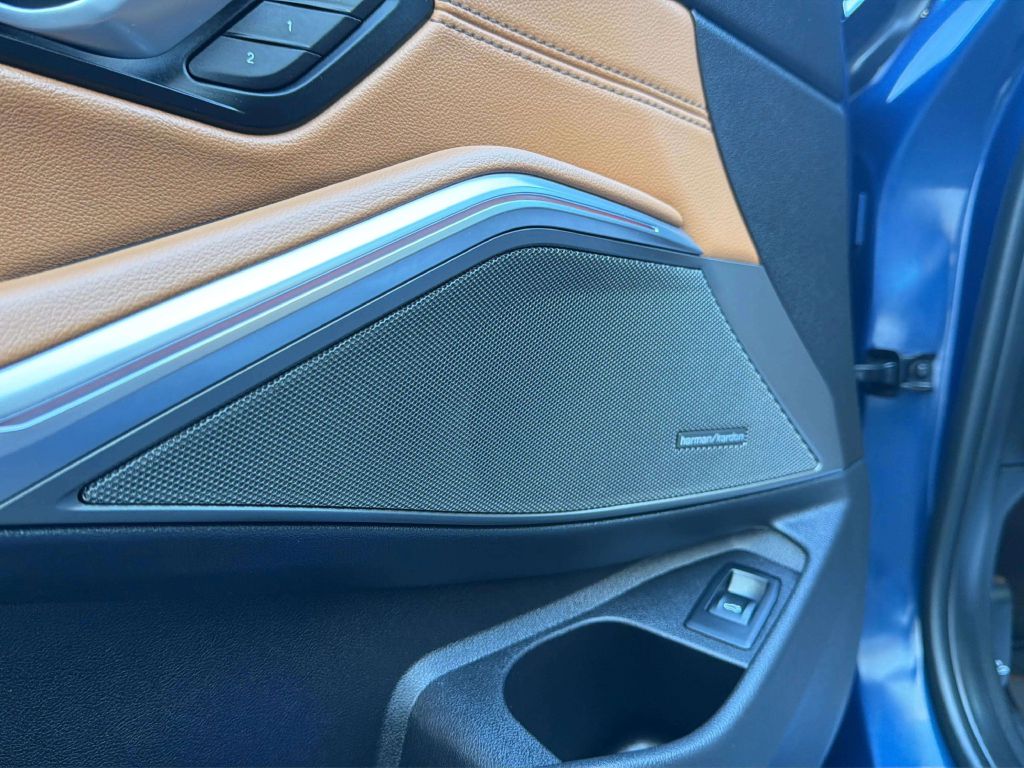 Photo 17 of this BMW 3 SERIES