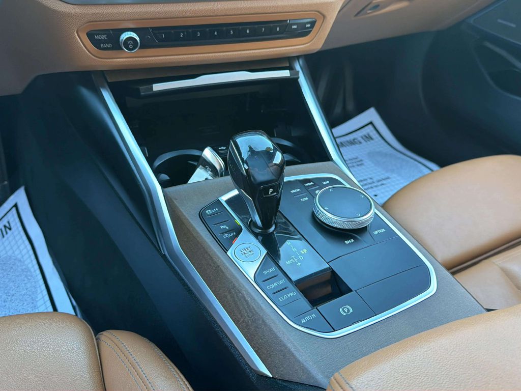 Photo 22 of this BMW 3 SERIES