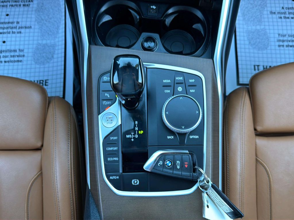 Photo 23 of this BMW 3 SERIES