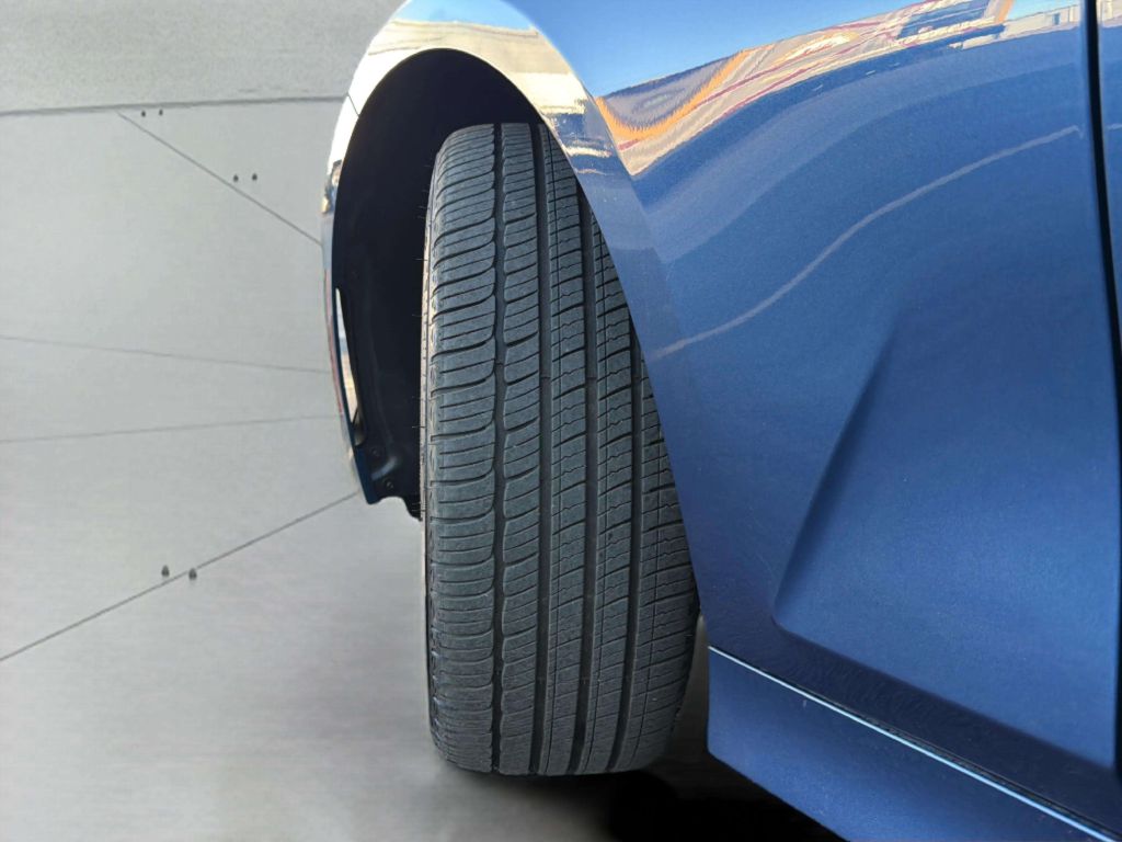 Photo 37 of this BMW 3 SERIES