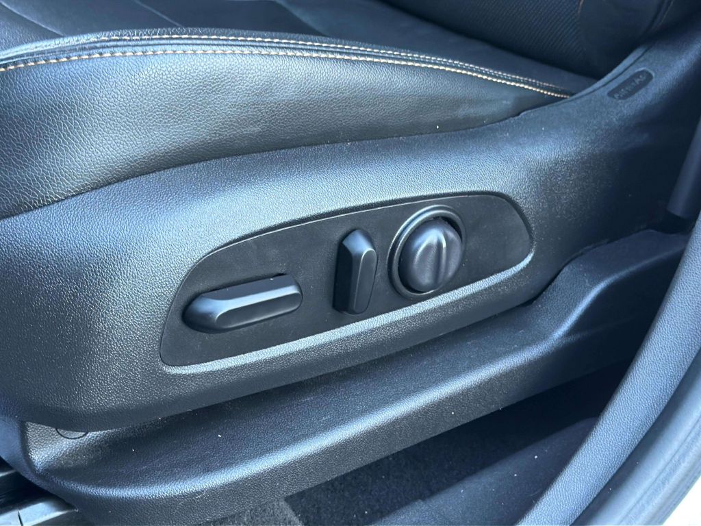 Photo 13 of this GMC TERRAIN