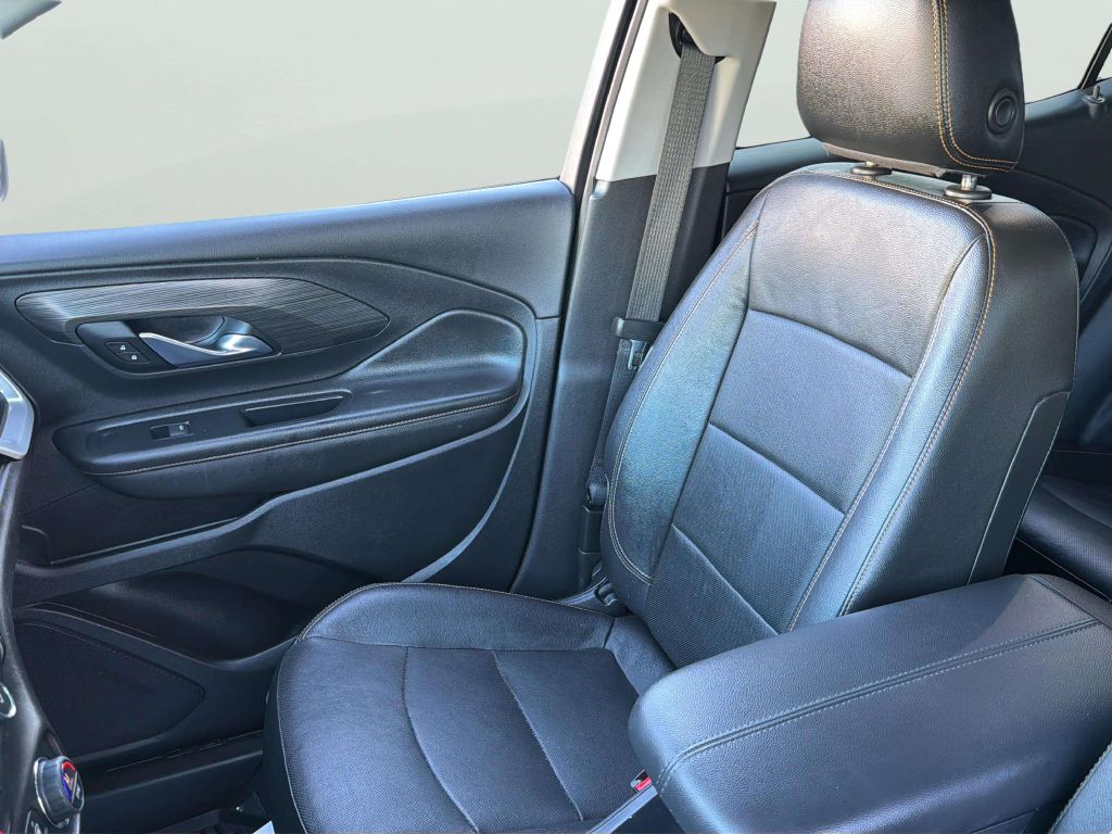 Photo 14 of this GMC TERRAIN