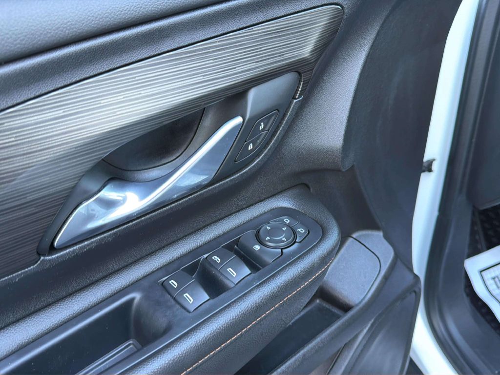 Photo 16 of this GMC TERRAIN