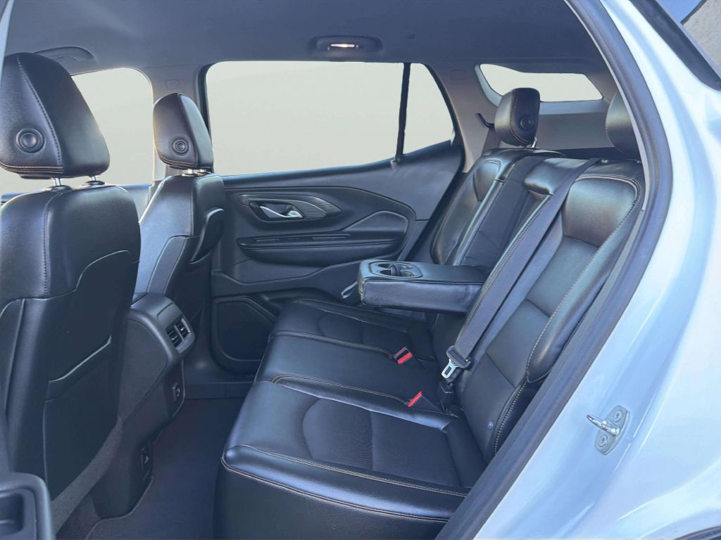 Photo 17 of this GMC TERRAIN