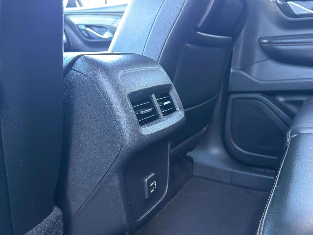Photo 18 of this GMC TERRAIN