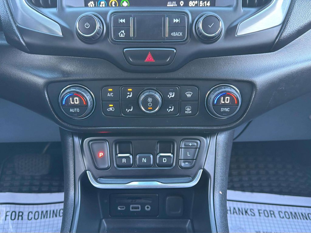 Photo 21 of this GMC TERRAIN