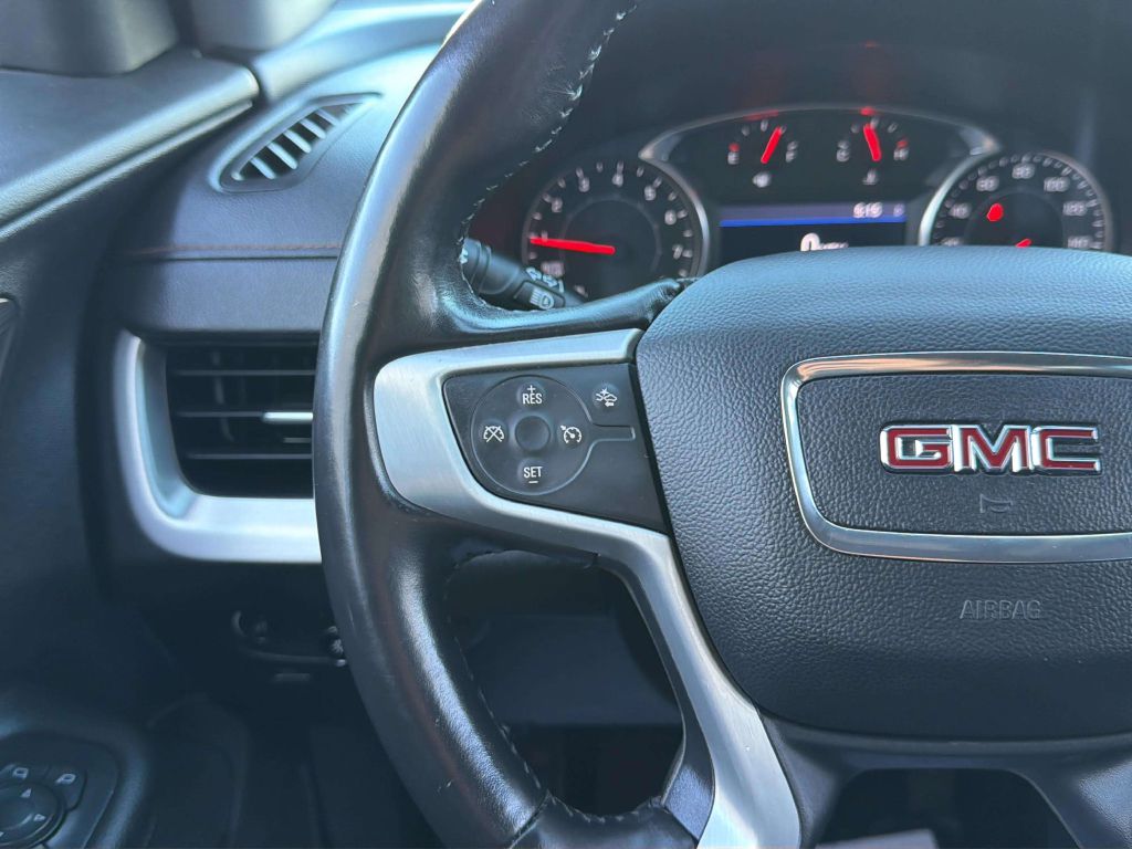 Photo 25 of this GMC TERRAIN