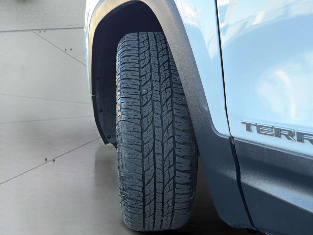 Photo 34 of this GMC TERRAIN