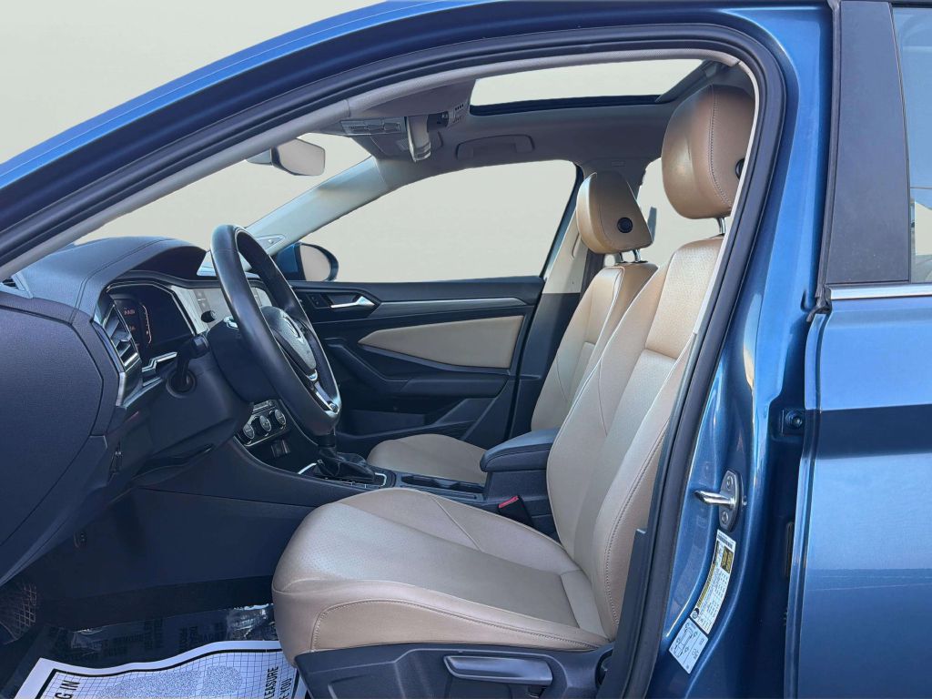 Photo 10 of this VOLKSWAGEN JETTA