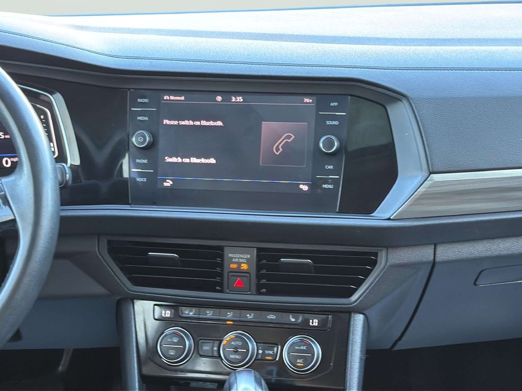 Photo 19 of this VOLKSWAGEN JETTA